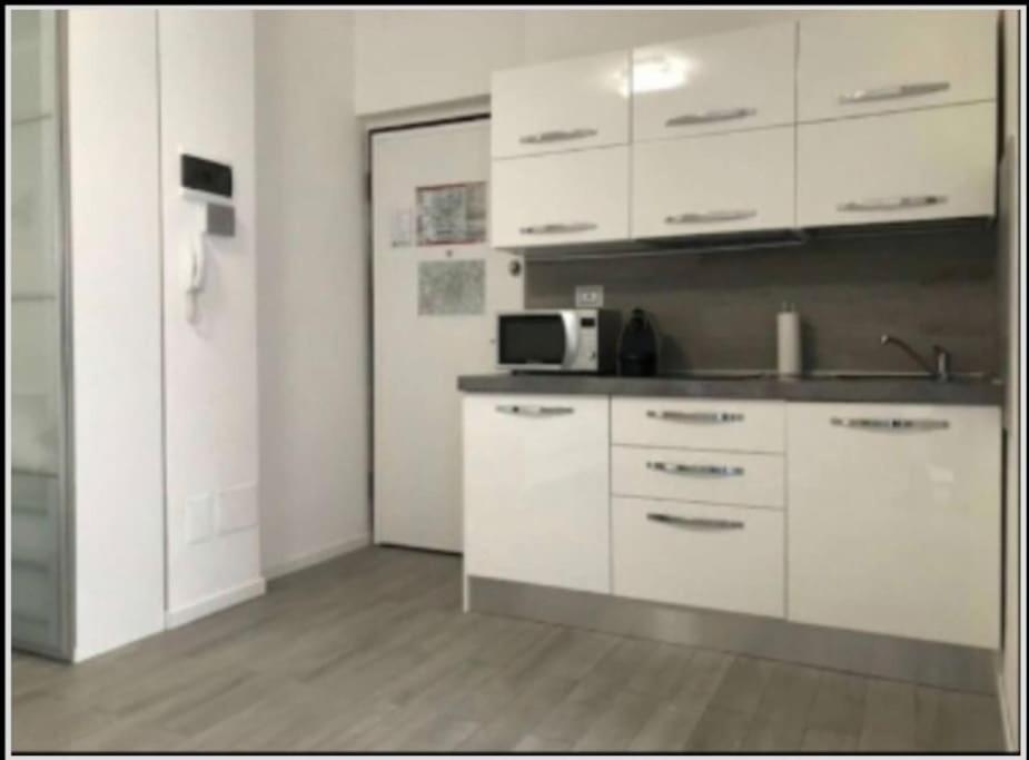 Lolo Apartment Милан Экстерьер фото